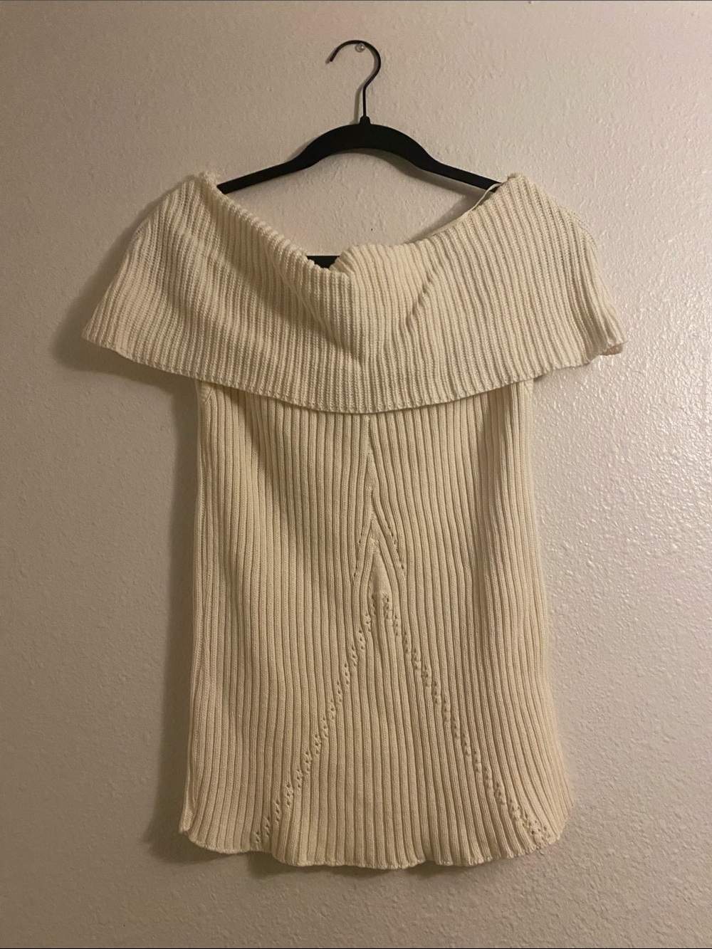 Bisou Bisou Off-Shoulder Ribbed Knit Shirt